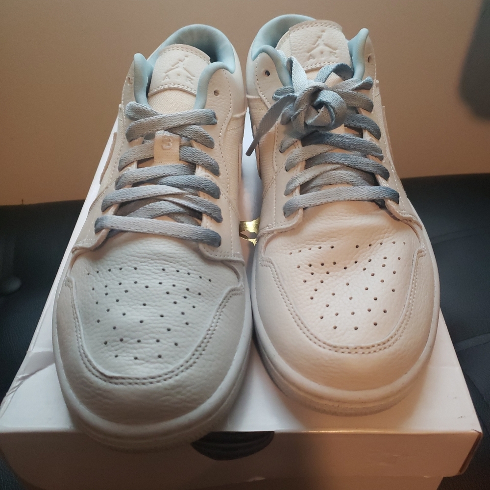 jordan 1 low iris whisper